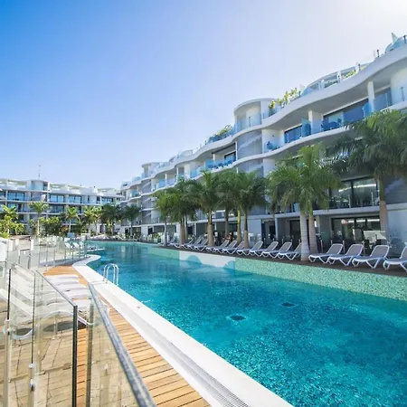 Appartement Luxury Apartment, Parking, Terrace, Pool.