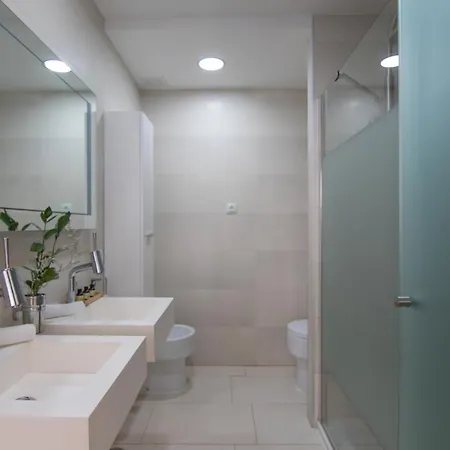 Luxury Apartment, Parking, Terrace, Pool. شقة أرونا
